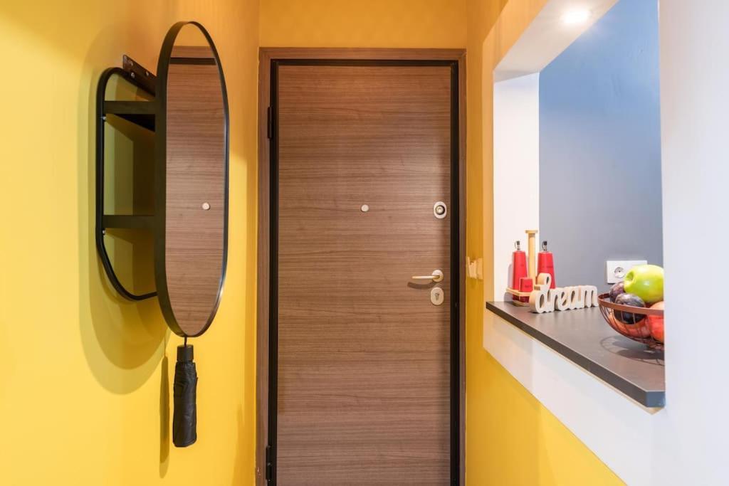 The Hostmaster Hollywood Space Studio Atena Exterior foto