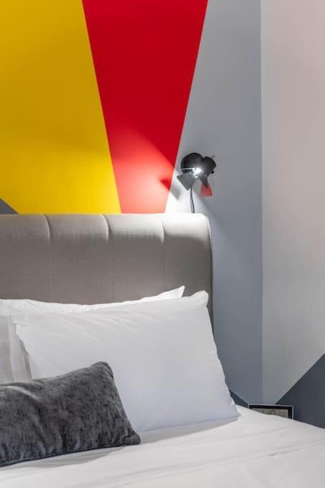 The Hostmaster Hollywood Space Studio Atena Exterior foto